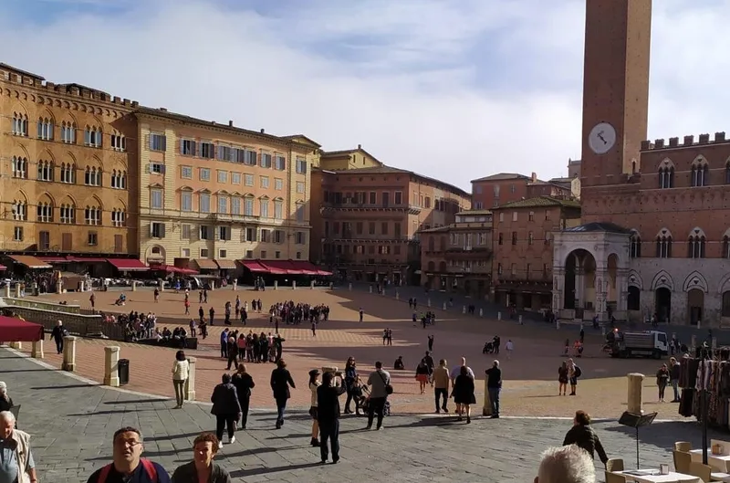 Siena & San Gimignano mit Weinprobe